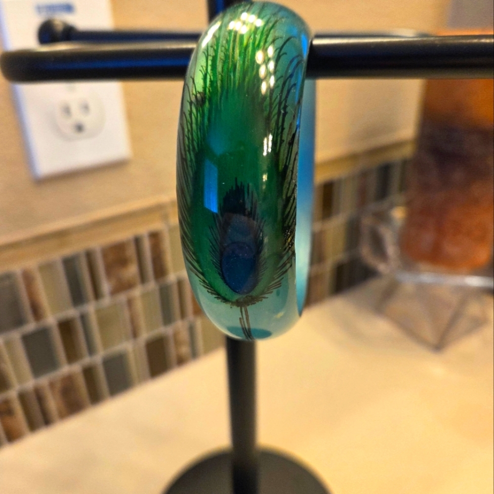 Peacock Round Braceler